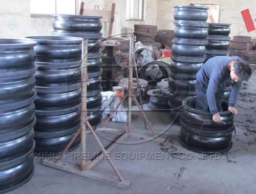 耐負(fù)壓<a href=http://www.xinligd.com target=_blank class=infotextkey>橡膠接頭</a>物美價廉