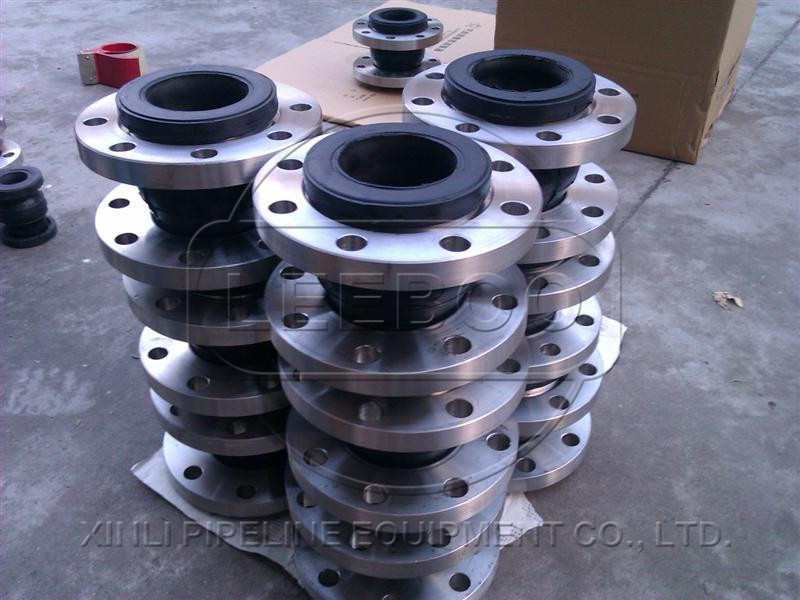 江西省贛州市信豐縣不銹鋼<a href=http://www.xinligd.com target=_blank class=infotextkey>橡膠接頭</a>用于高樓供水減震