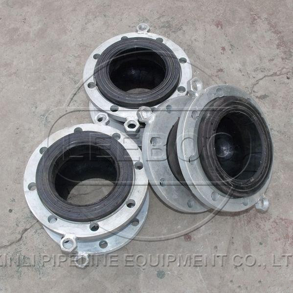 甘肅定西市<a href=http://www.xinligd.com target=_blank class=infotextkey>橡膠接頭</a>實(shí)物圖 /></p>下列情況之一時(shí)，螺栓、螺母應(yīng)涂以二硫化鉬油脂、石墨機(jī)油或石墨粉：<BR>（1）不銹鋼、合金鋼螺栓和螺母；<BR>（2）管道設(shè)計(jì)溫度高于100℃或低于0℃；<BR>（3）露天裝置；<BR>（4）處于大氣腐蝕環(huán)境或輸送腐蝕介質(zhì)。<BR>10、卡箍式<a href=http://www.xinligd.com target=_blank class=infotextkey>橡膠接頭</a>法蘭不得埋入地下，埋地管道或不通行地溝管道的法蘭應(yīng)設(shè)置檢查井，法蘭也不能裝在樓板、墻壁和套管內(nèi)。<BR>鑫利管道是專業(yè)的卡箍式<a href=http://www.xinligd.com target=_blank class=infotextkey>橡膠接頭</a>生產(chǎn)廠家，能夠立生產(chǎn)三十多種甘肅定西市卡箍式<a href=http://www.xinligd.com target=_blank class=infotextkey>橡膠接頭</a>型號(hào)，都有著豐富的生產(chǎn)和安裝經(jīng)驗(yàn)，從制作卡箍式<a href=http://www.xinligd.com target=_blank class=infotextkey>橡膠接頭</a>的很好步開始，我公司針對(duì)卡箍式<a href=http://www.xinligd.com target=_blank class=infotextkey>橡膠接頭</a>的產(chǎn)品質(zhì)量進(jìn)行嚴(yán)格把控，使得每一臺(tái)出廠的產(chǎn)品都有保障，使您買的放心，用的舒心。 用戶需要的，正是我們?nèi)Υ蛟斓?；用戶滿意的，正是我們始終追求的。我廠十多年來不斷創(chuàng)新，超越自我，挑戰(zhàn)極限，努力為客戶提供百分之百的良好產(chǎn)品。為了能夠讓更多的用戶接觸和了解我們鑫利品牌，我們通過適當(dāng)?shù)慕档涂ü渴?a href=http://www.xinligd.com target=_blank class=infotextkey>橡膠接頭</a>價(jià)格，采用薄利多銷的銷售策略，使得鑫利產(chǎn)品能夠?yàn)楦嗟挠脩羲?wù)，并且他們能夠通過使用鑫利卡箍式<a href=http://www.xinligd.com target=_blank class=infotextkey>橡膠接頭</a>而受益才是我們的根本目標(biāo)。我廠信奉產(chǎn)品質(zhì)量是企業(yè)的生命，更奉行誠(chéng)信、務(wù)實(shí)、高效的經(jīng)營(yíng)之本，始終堅(jiān)持以品質(zhì)打造品牌，以服務(wù)提升品牌。<p style=