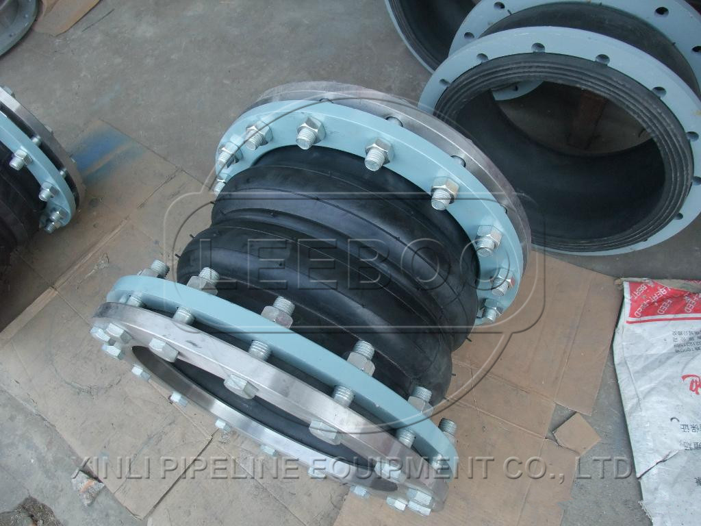 鑫利工程專用雙球體液壓<a href=http://www.xinligd.com target=_blank class=infotextkey>橡膠接頭</a>