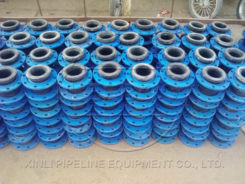 河南省周口市商水縣耐高溫液壓<a href=http://www.xinligd.com target=_blank class=infotextkey>橡膠接頭</a>鑫利配貨車間